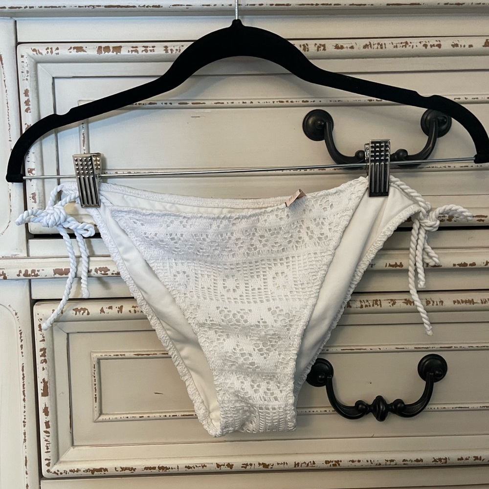 🆕 Victoria’s Secret | Crochet Bikini Bottom